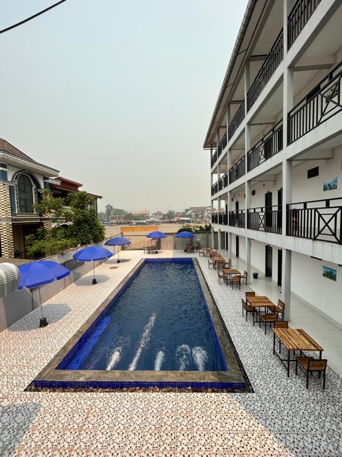Vang Vieng Backpackers Hostel Екстериор снимка