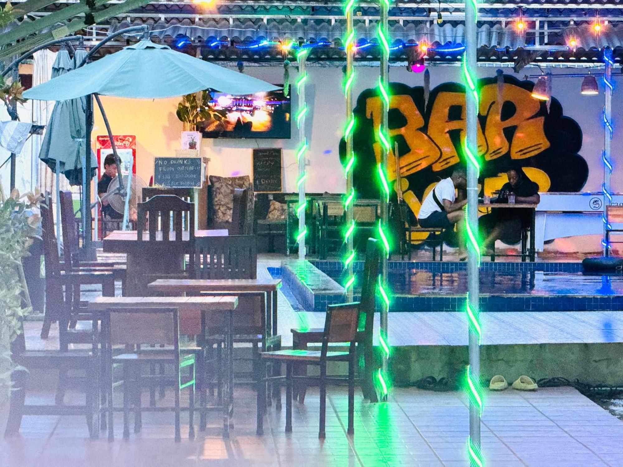 Vang Vieng Backpackers Hostel Екстериор снимка