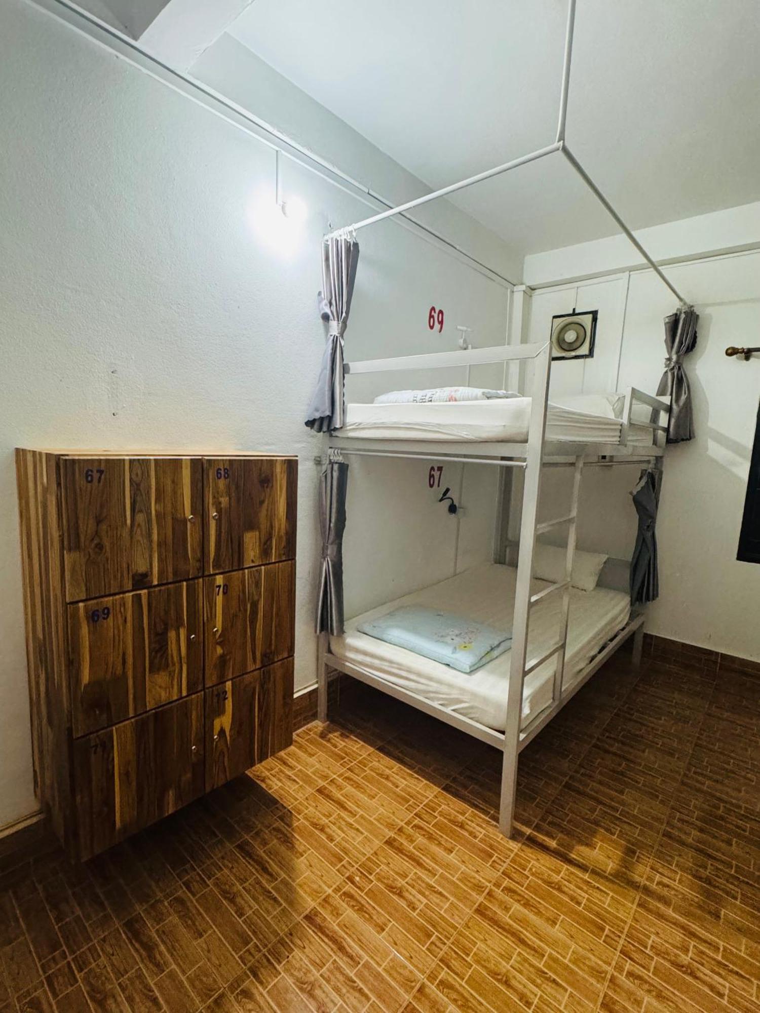 Vang Vieng Backpackers Hostel Екстериор снимка