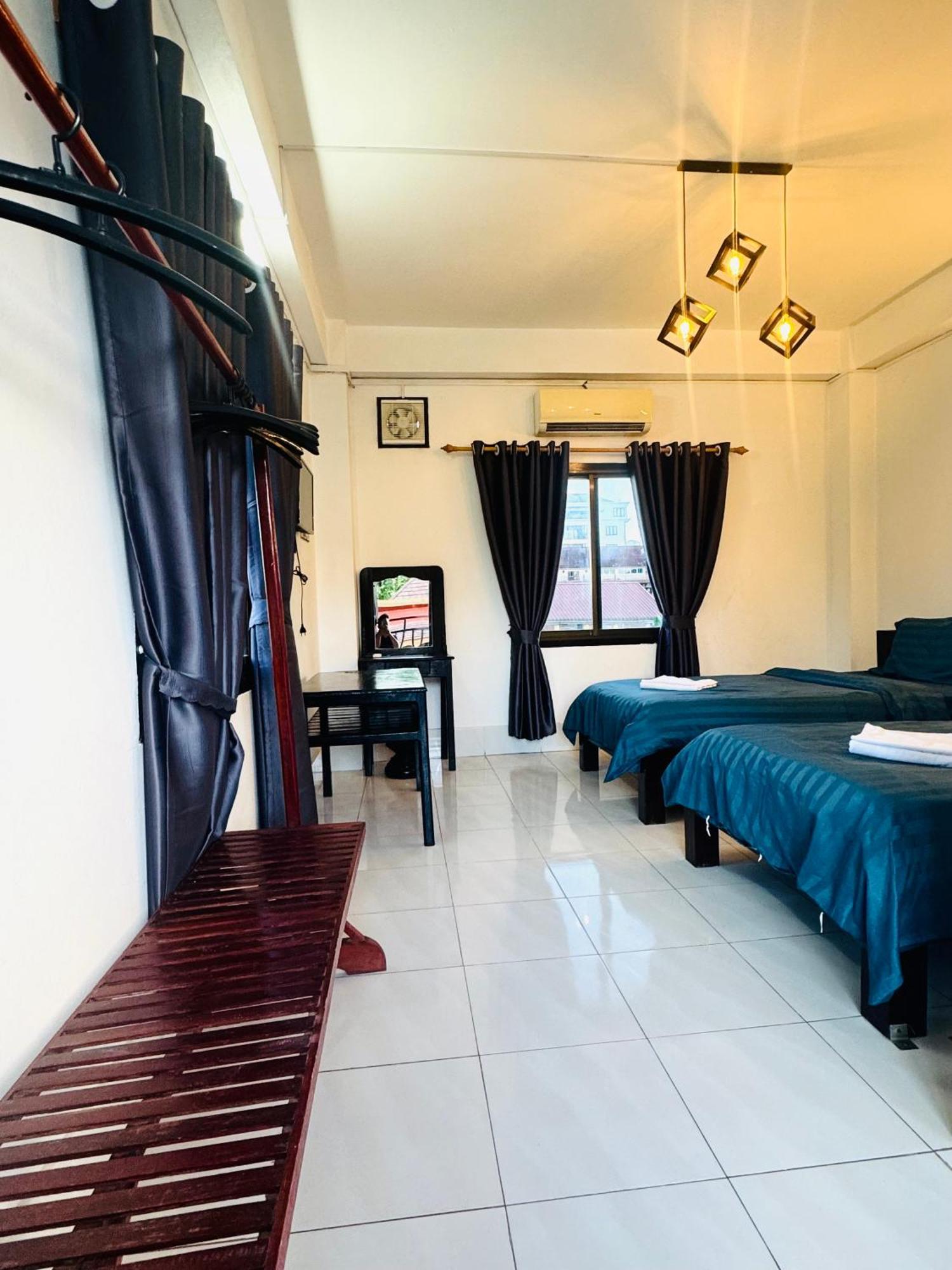 Vang Vieng Backpackers Hostel Екстериор снимка