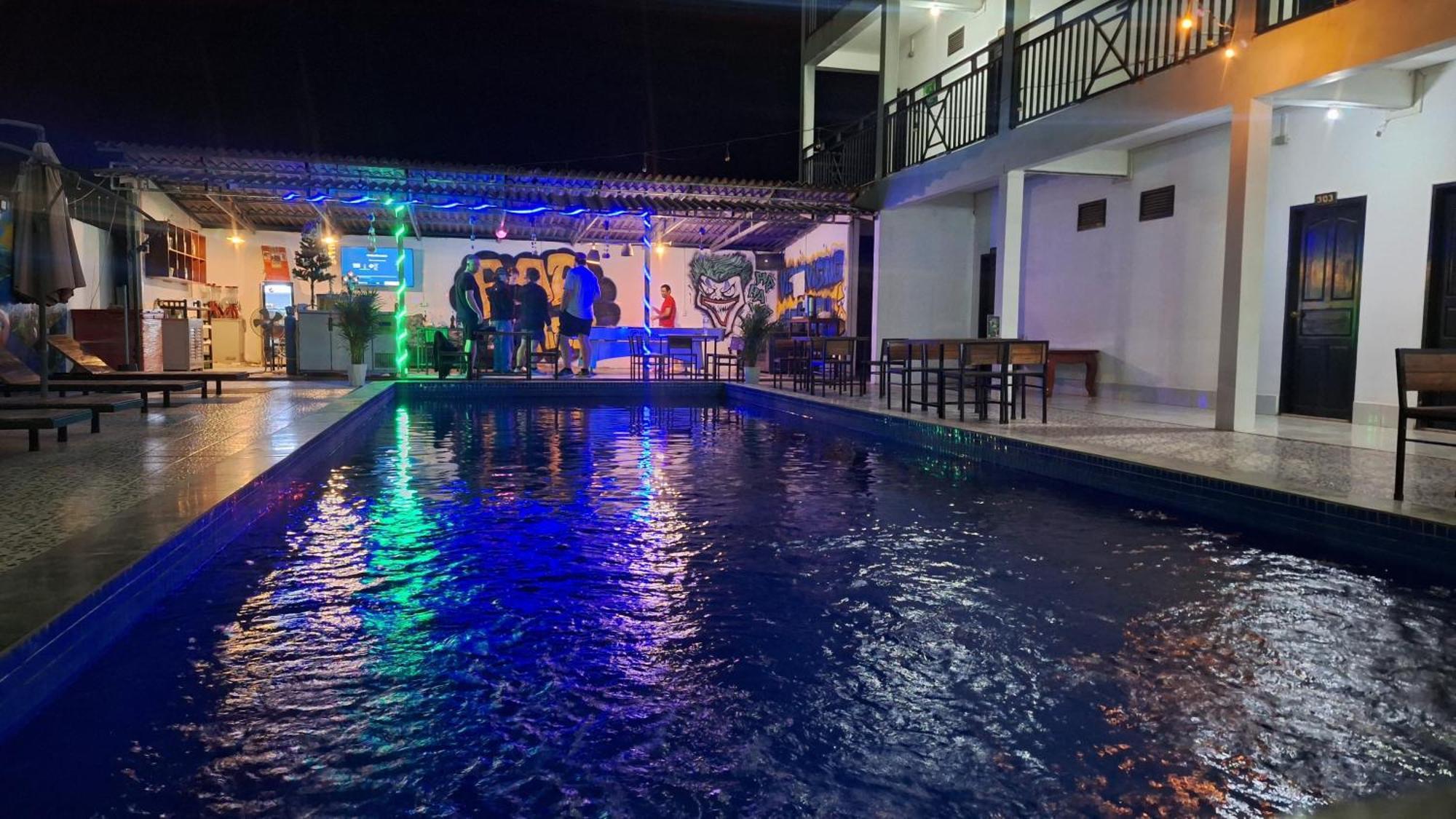 Vang Vieng Backpackers Hostel Екстериор снимка