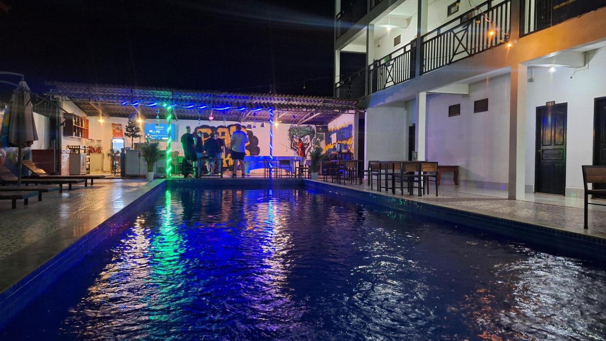 Vang Vieng Backpackers Hostel Екстериор снимка