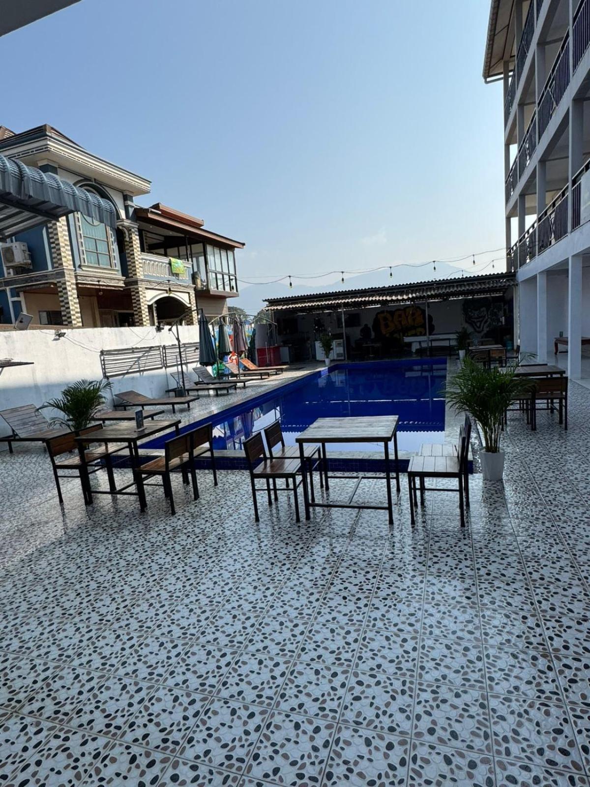Vang Vieng Backpackers Hostel Екстериор снимка